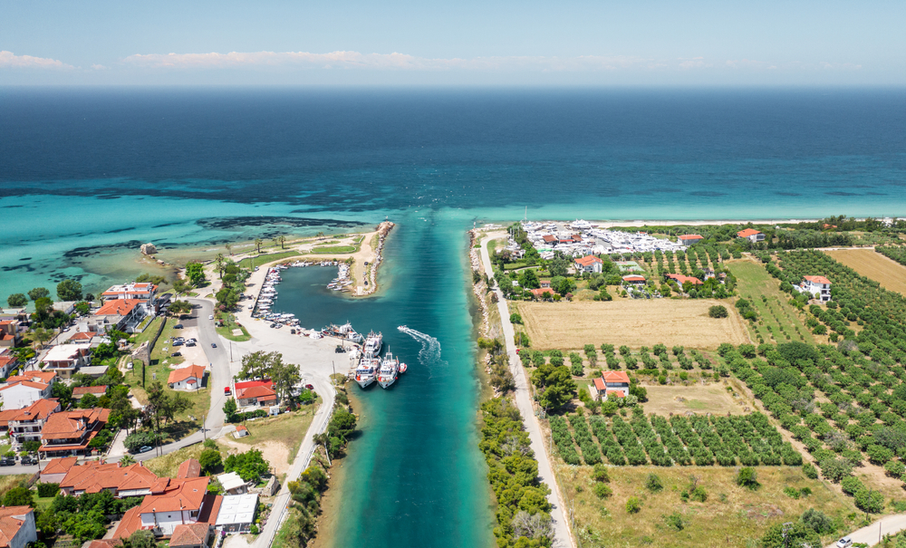 Nea Potidea in Halkidiki: The Gateway to the Peninsula's Wonders